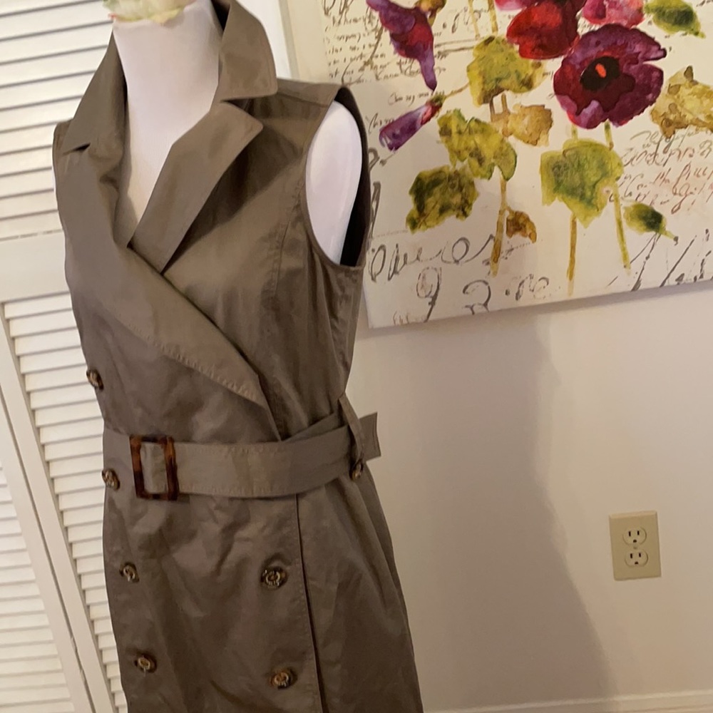 Carolina Herrera Tan Sleeveless Trench Dress - Picture 7 of 16